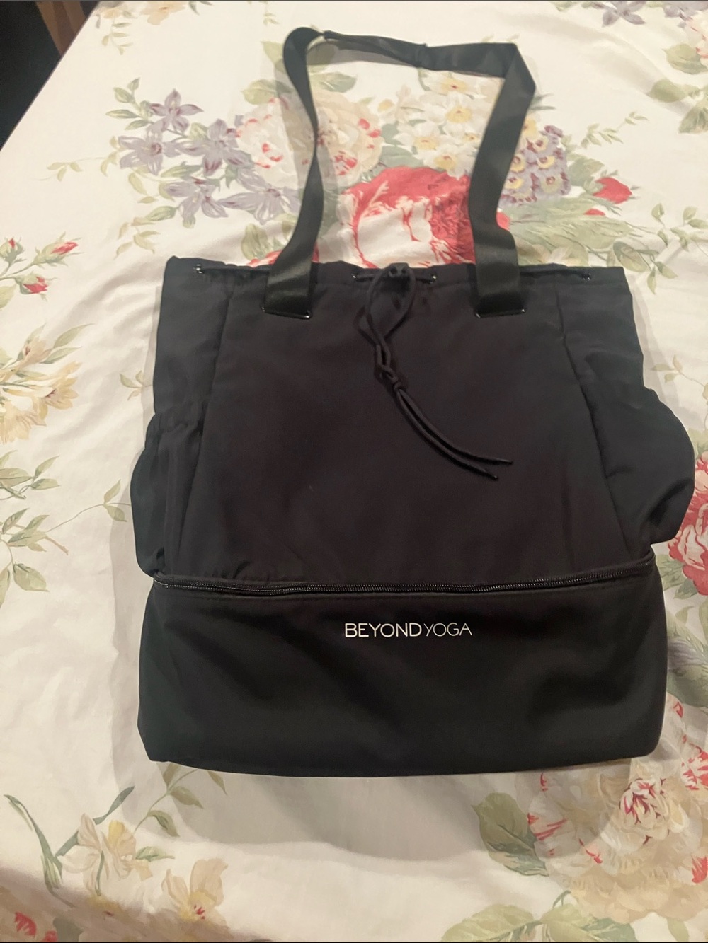 Beyond Yoga Black Convertible Tote with Front Zip Pocket-Bonus-water bottle free